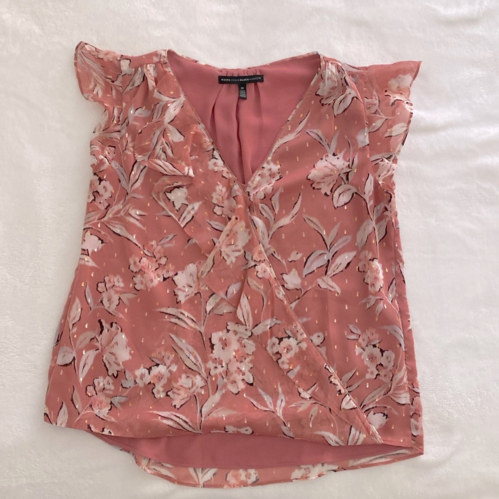 White House Black Market Pink Flowered short sleeve blouse Size 10